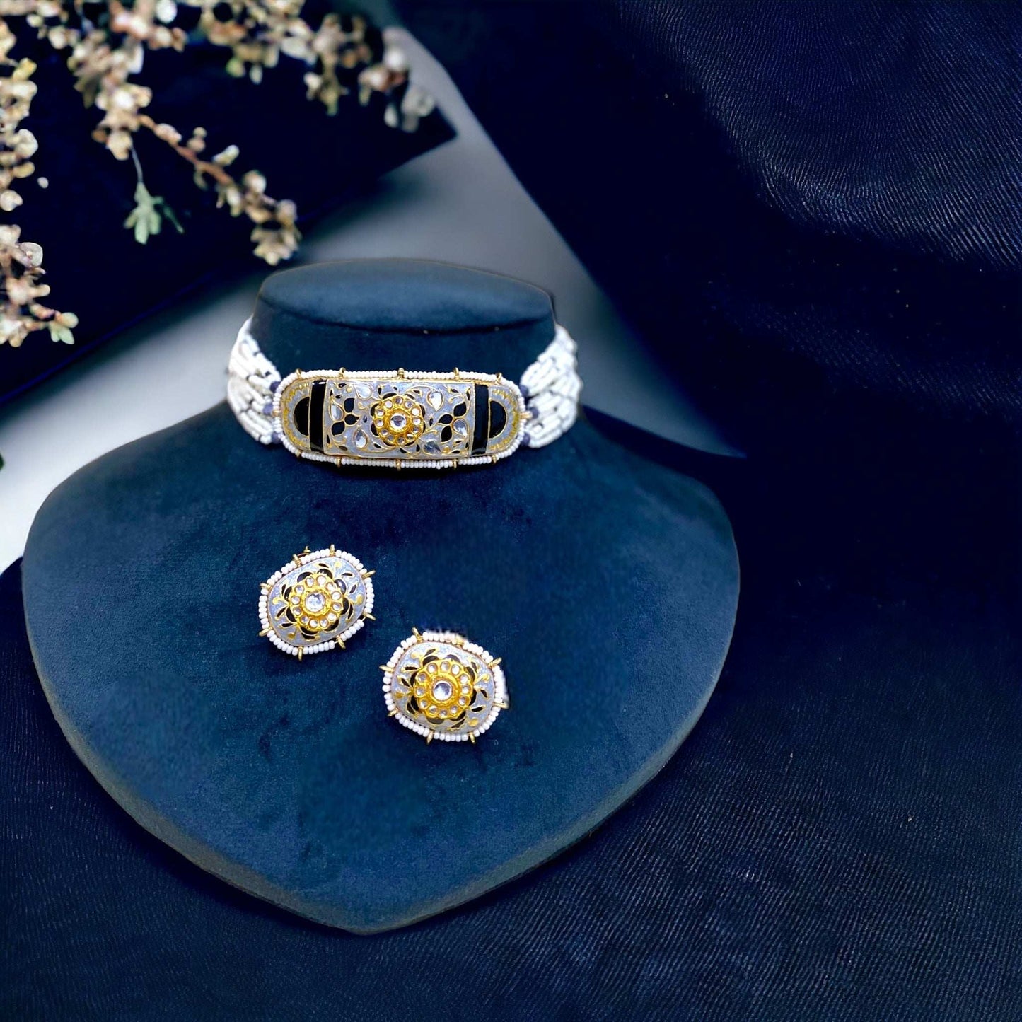 Iqra Grey Meenakari
Choker Set - Pirohee by parul sharma