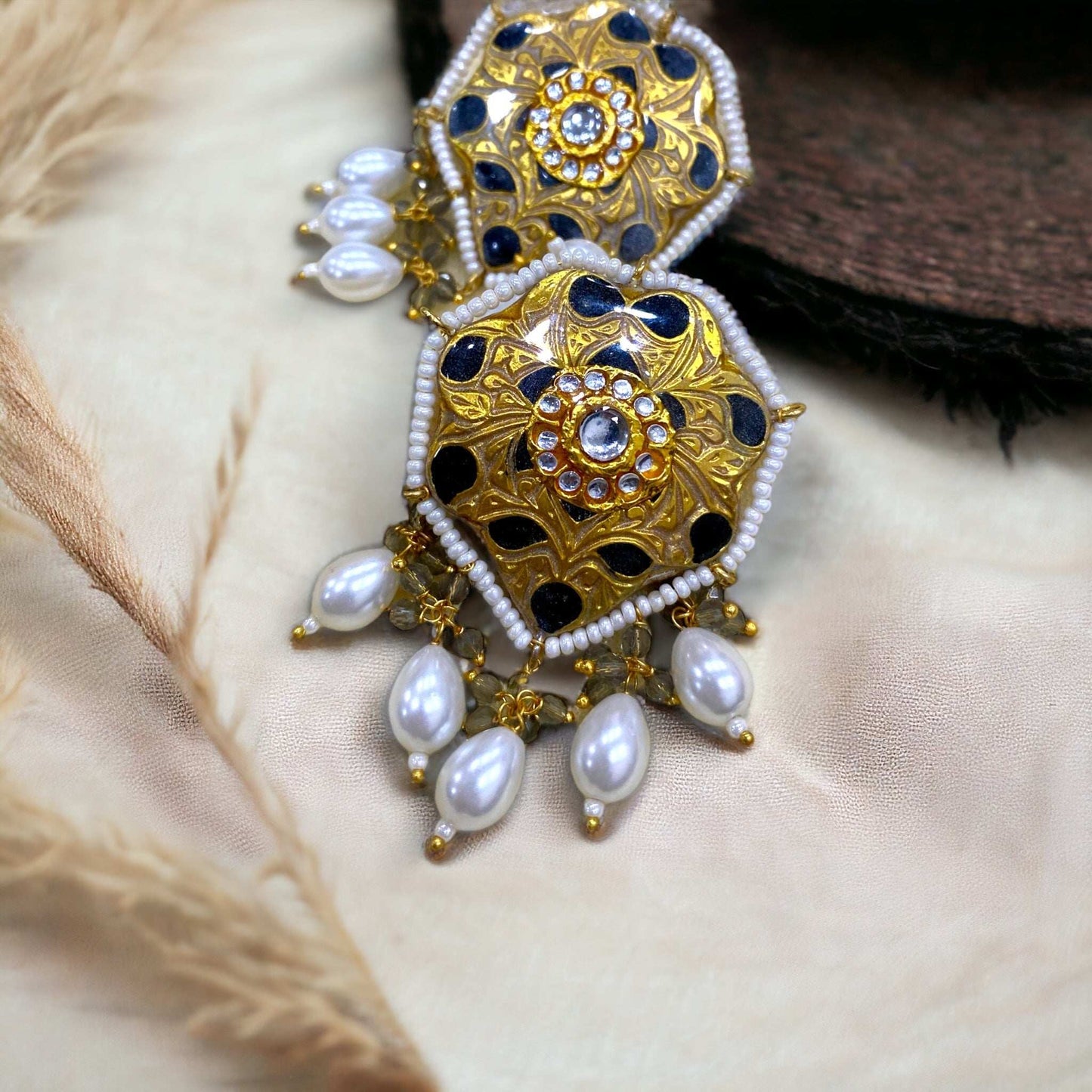 Saira Grey Meenakari
Necklace Set - Pirohee by parul sharma