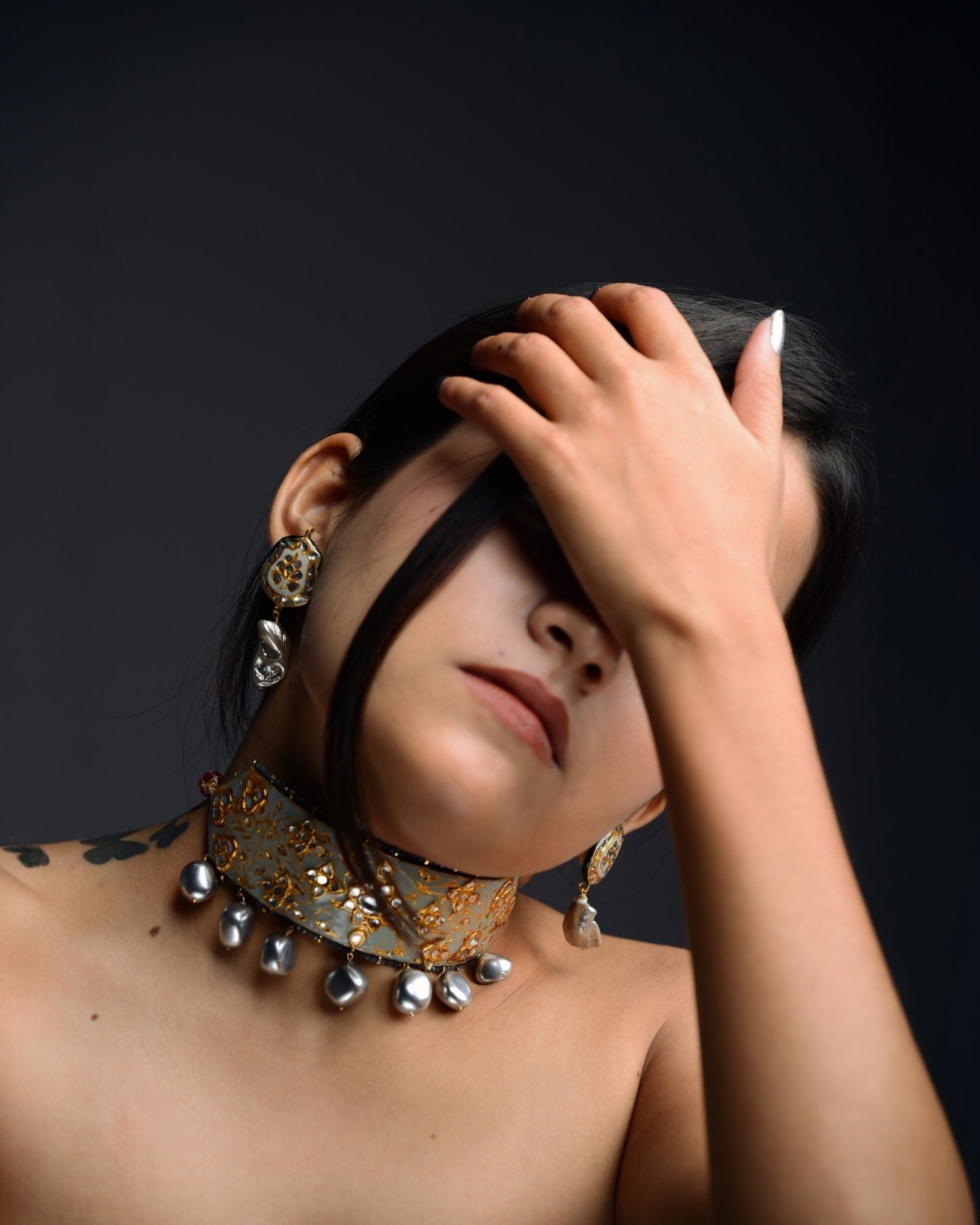 Moonlit Grey Heirloom Choker Set