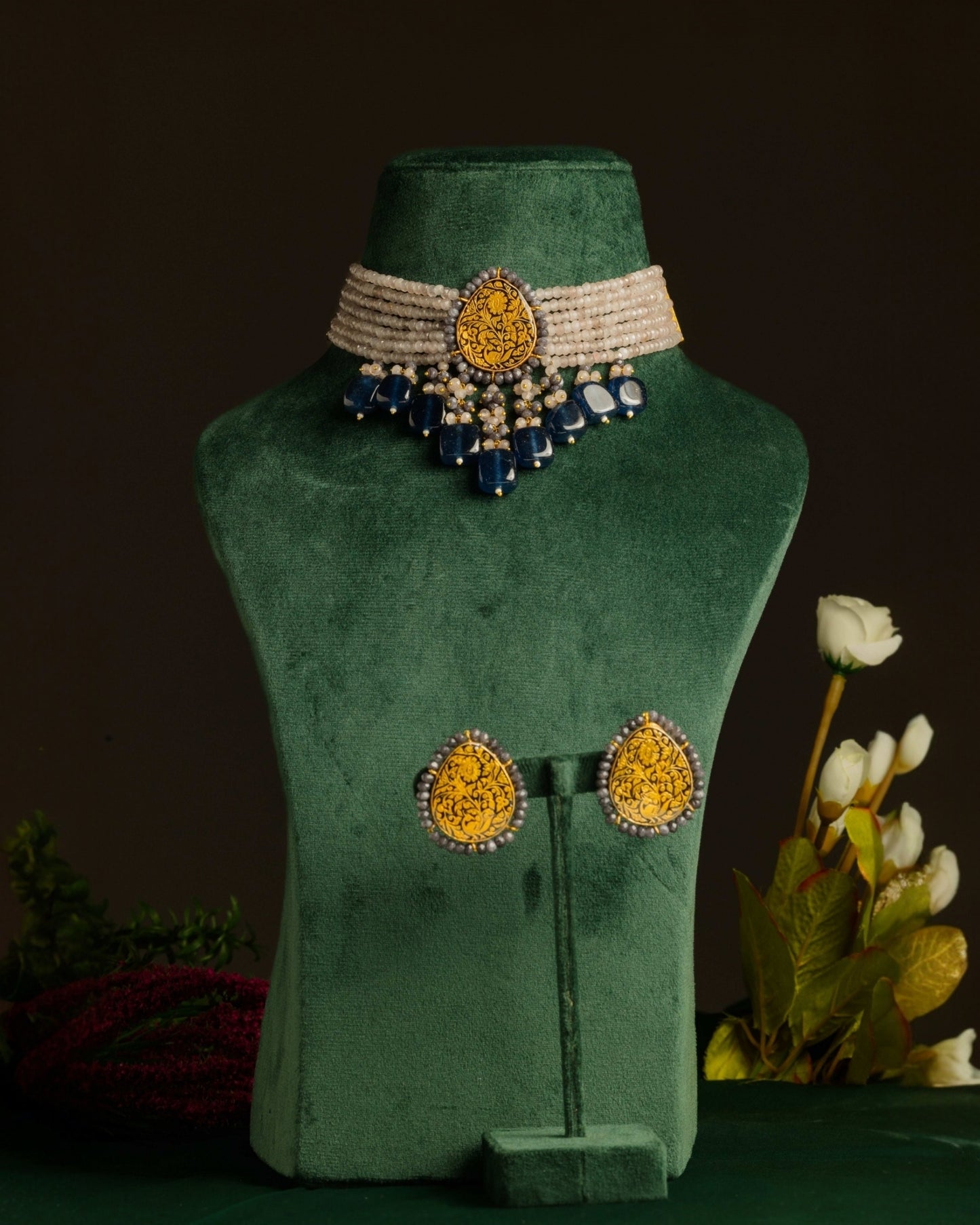 Alluring Moon Grey Choker Set