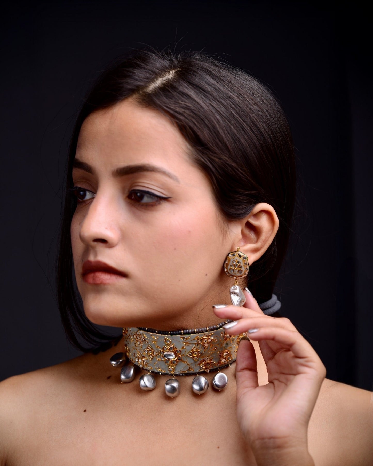 Moonlit Grey Heirloom Choker Set