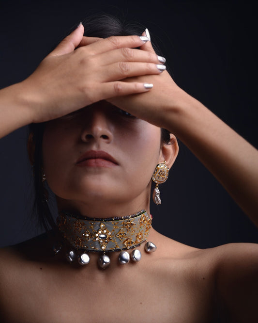 Moonlit Grey Heirloom Choker Set