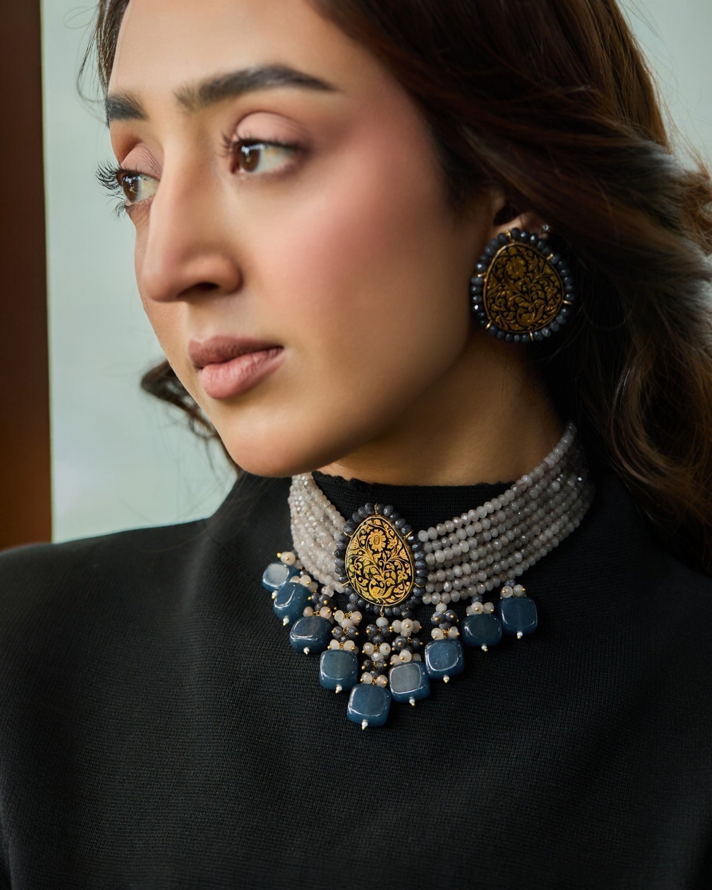 Alluring Moon Grey Choker Set